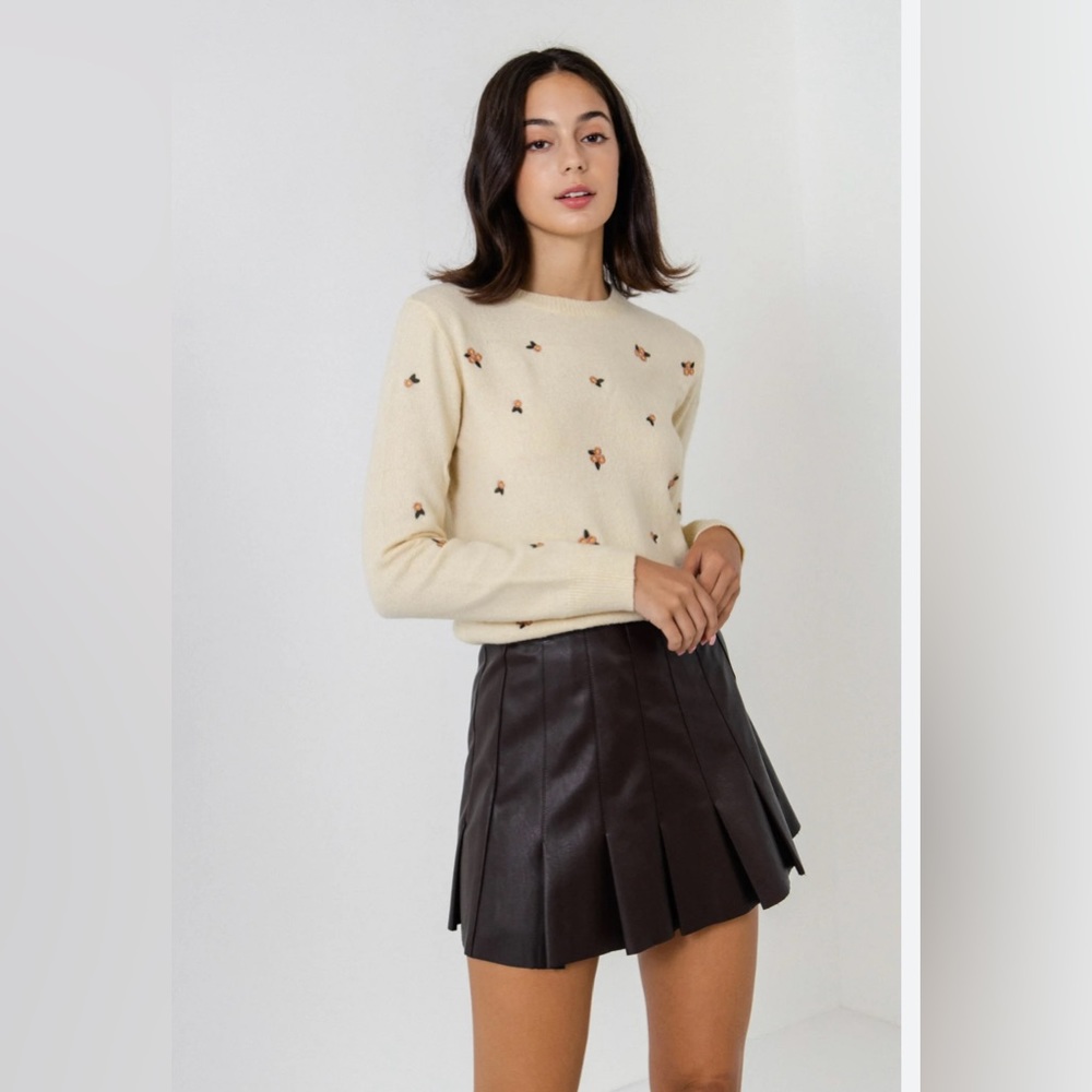 Floral embroidered sweater